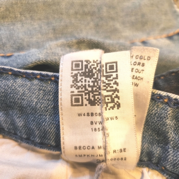 True Religion Becca Mid Rise Bootcut Light Wash Blue Denim Women's Jeans Size 28 - Picture 15 of 15